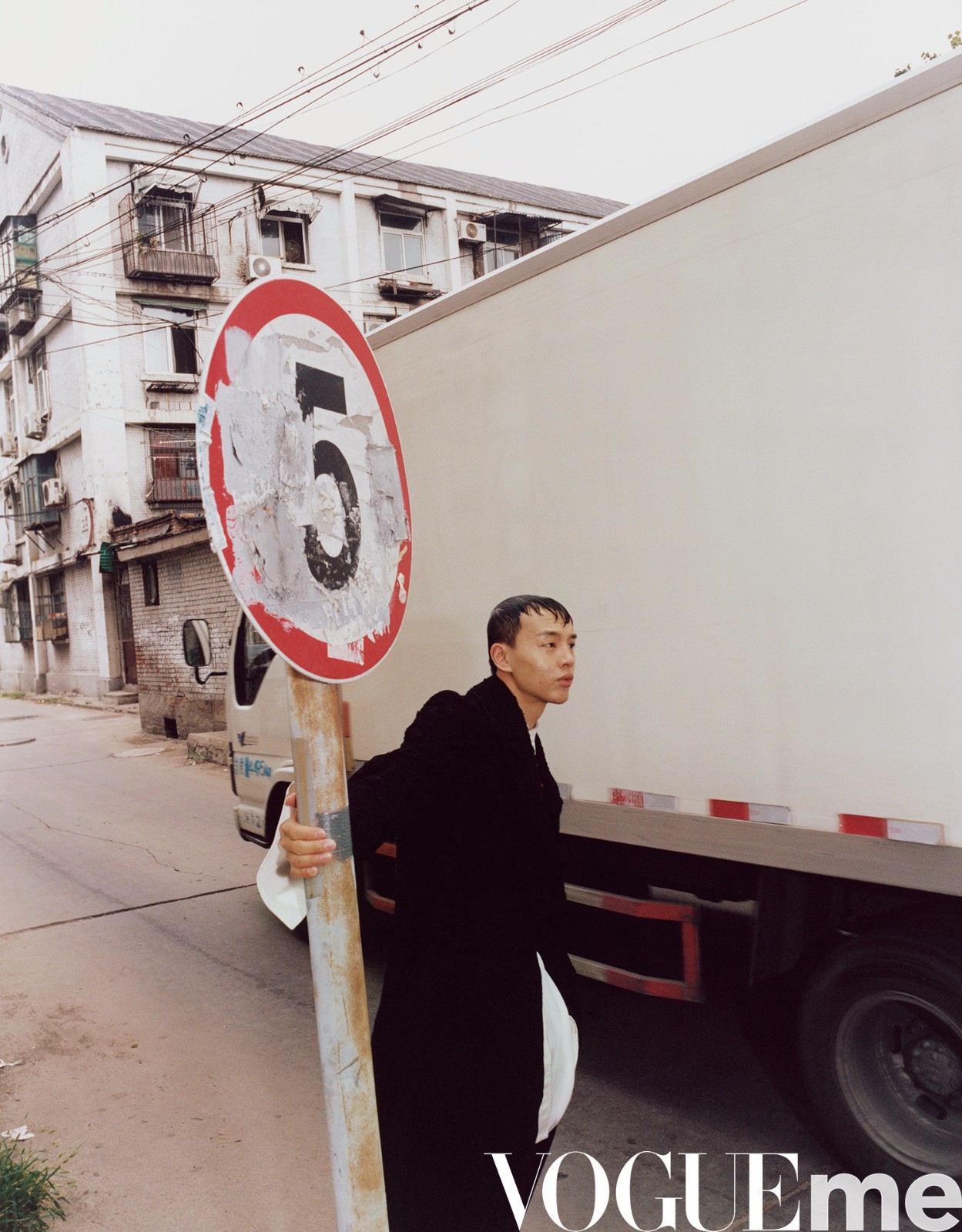 1479698113878817.jpg 1016me_01ff_040people_cool people_cc_p30.jpg